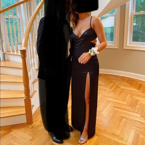 Lovers + Friends Savannah Gown in Black Medium - Picture 4 of 4